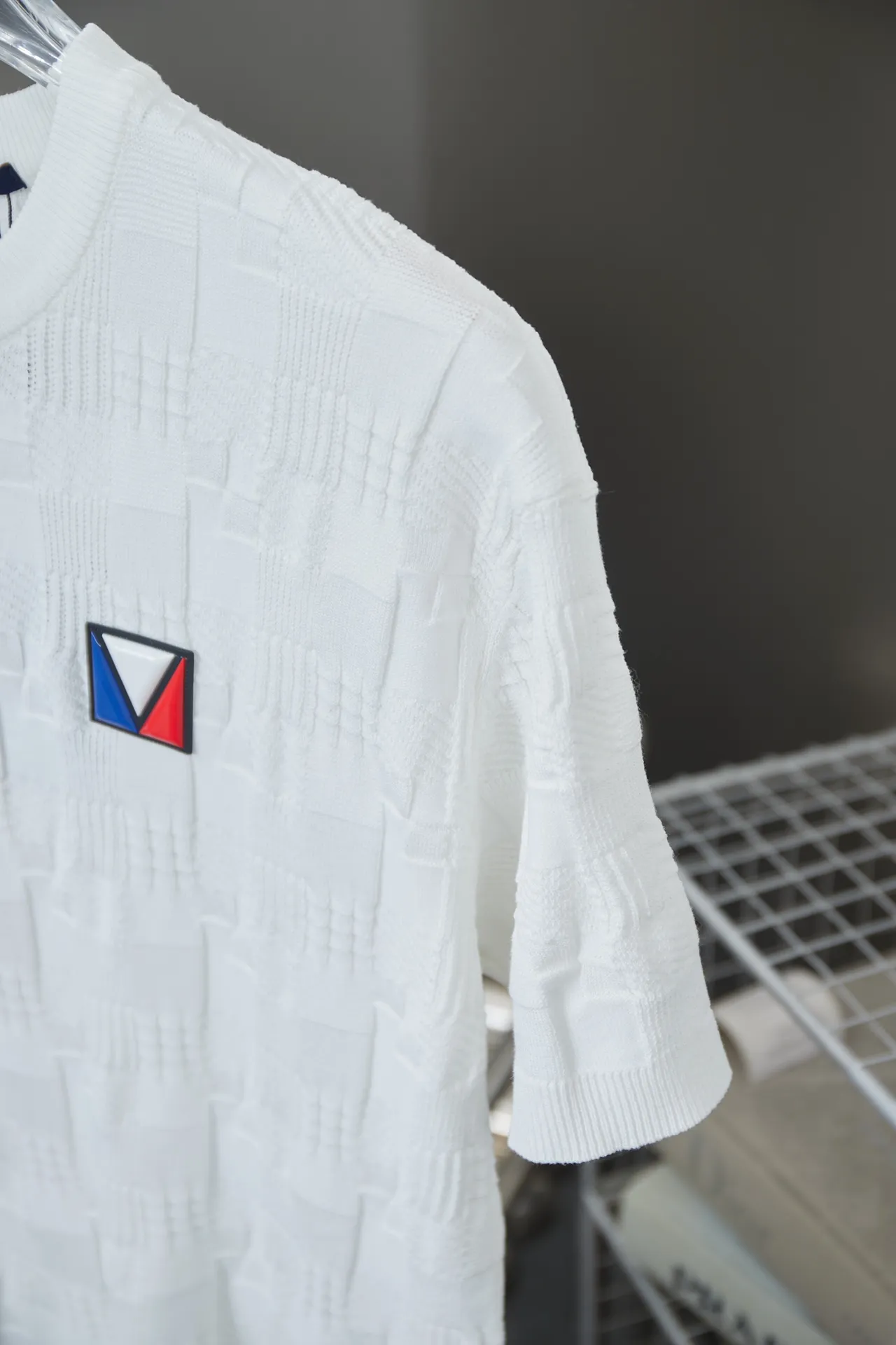 🅿️220 high-quality LOUIS VUITTON/Louis Vuitton 25FW America's Cup sports jacquard T-shirt, the 25FW fashion show's dawn style. Complete with three standards, using high-weight pure cotton fabric! It feels very comfortable in the hand. The OS drop-shoulder version adopts round mesh printing technology. It is fashionable and personalized, and it is super versatile! The threaded neckline is not loose, the color is fixed at high temperature, and the through-shoulder strapping process is used. Unisex S M L XL